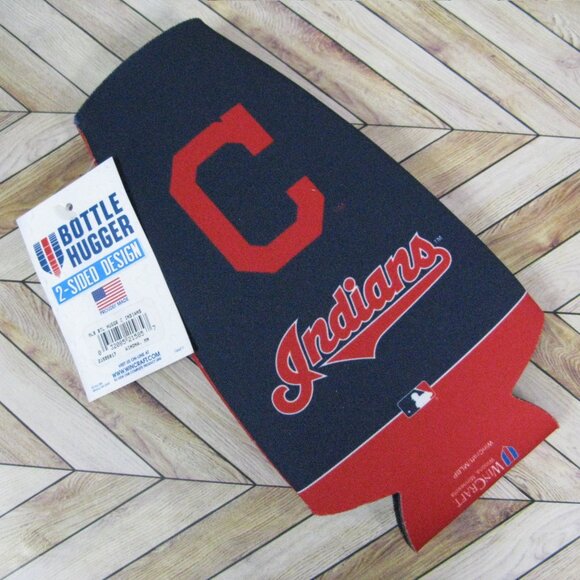 Cleveland Indians 3 Pc Lot Chief Wahoo Utility Gloves Rain Poncho Bottle Hugger - Picture 2 of 7